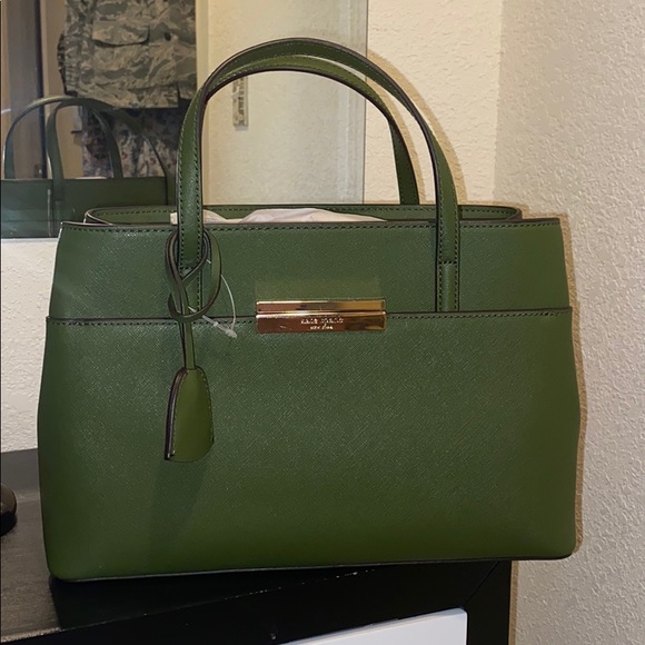 kate spade Handbags - NWT Hunter Green Kate Spade Handbag